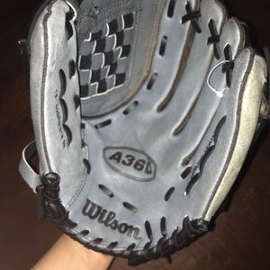 Wilson A360 softball girls glove 🥎💫